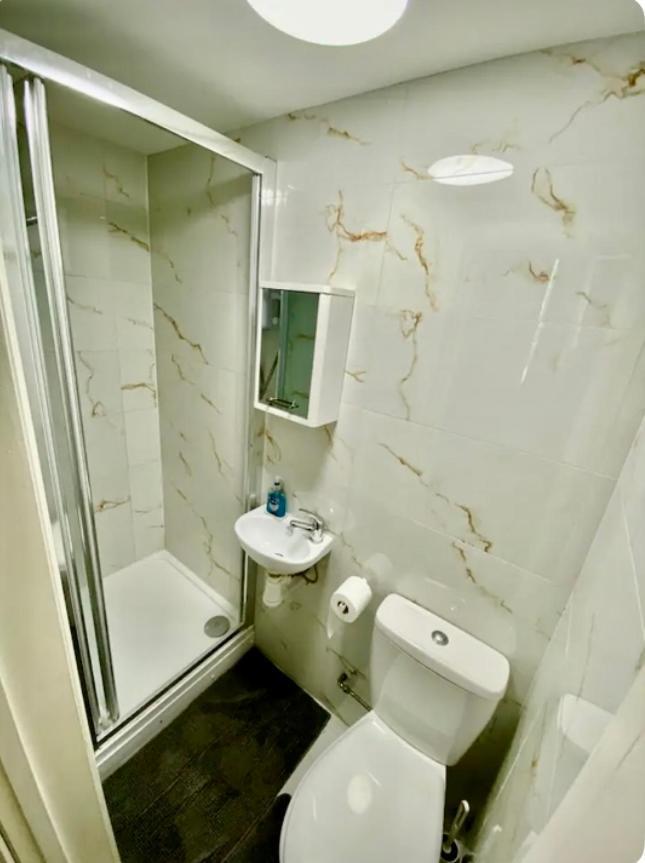 Modern Studio Apartment Sleeps 4 People Opposite Westfield Shepherds Bush London Ngoại thất bức ảnh